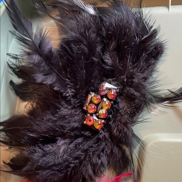 Elegant Feather and Rhinestone Accessory Set - Picture 8 of 8